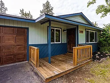 3 bed, 1024 sqft, $3,435 — Photo 2