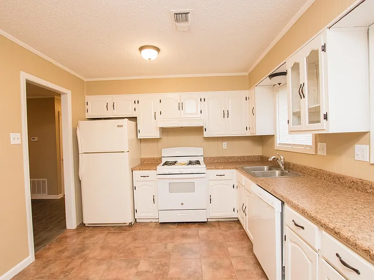 4620 Prospect Rd — Photo 7