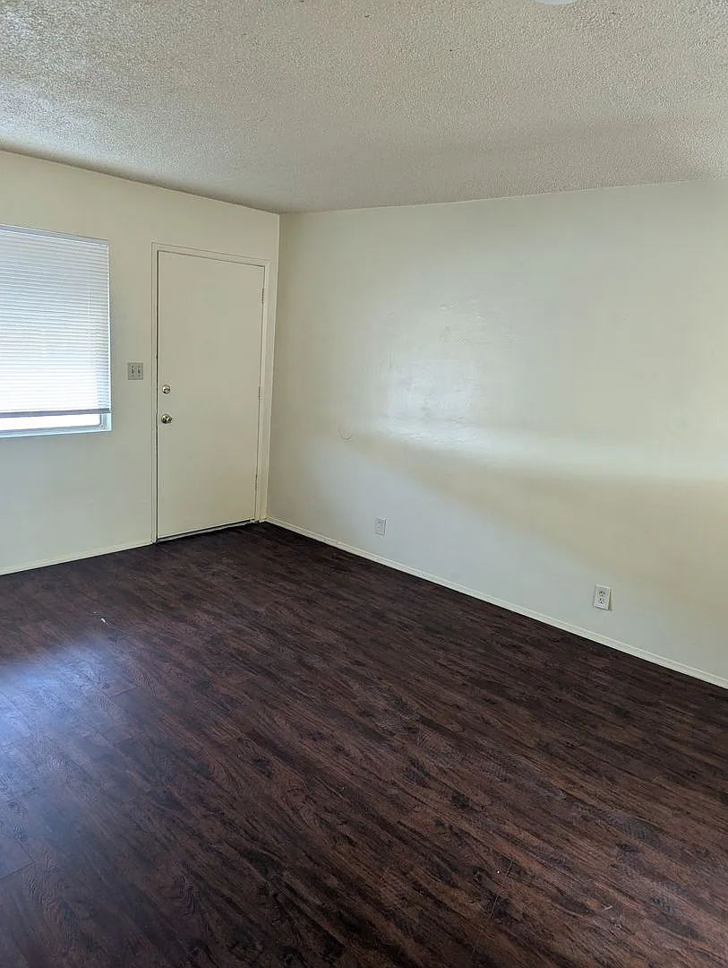 034-220-226 Stine Rd — Photo 3