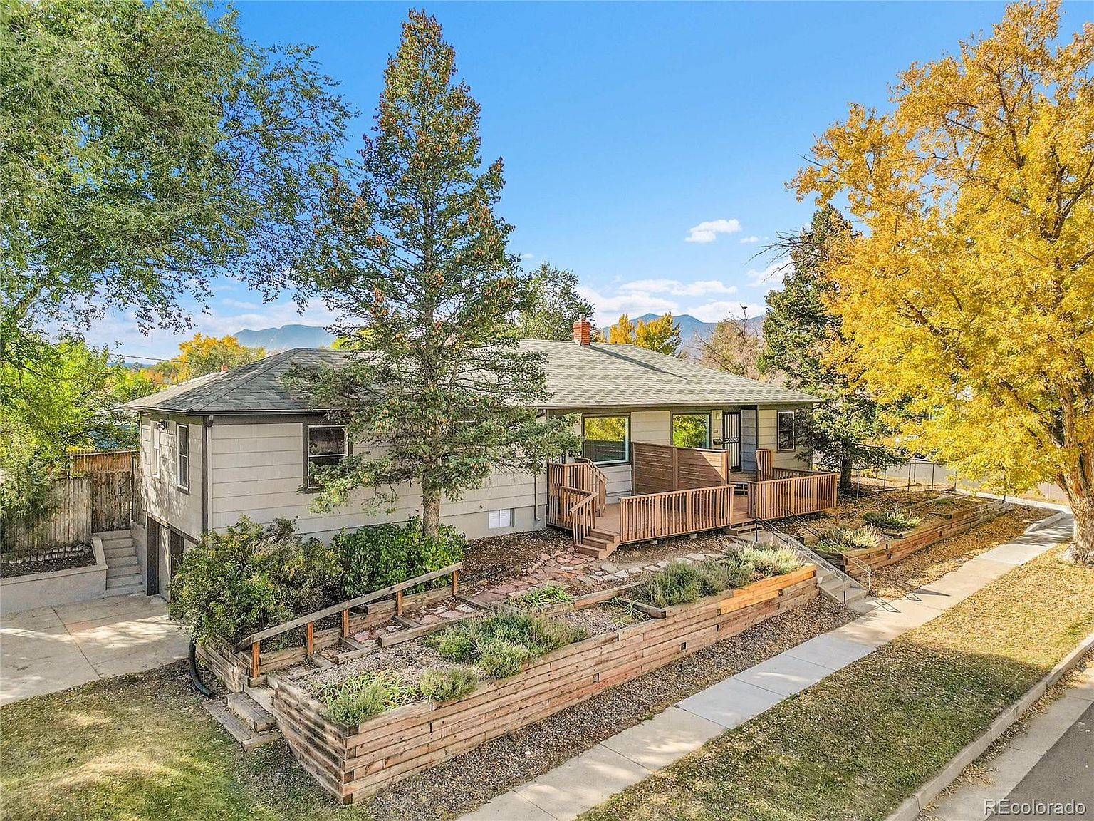 1105 E Caramillo Street