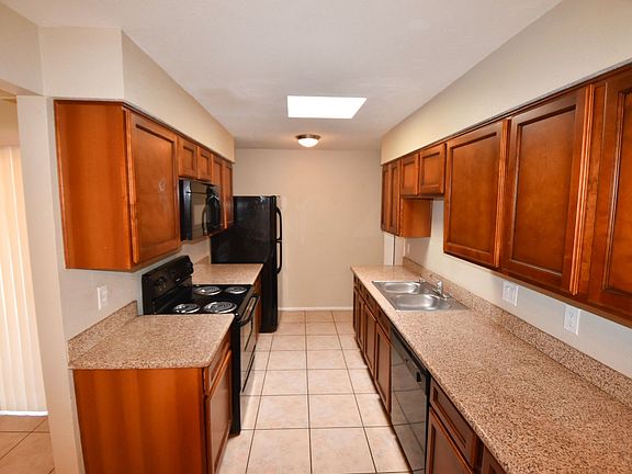 4th image of 501 E Franklin Ave