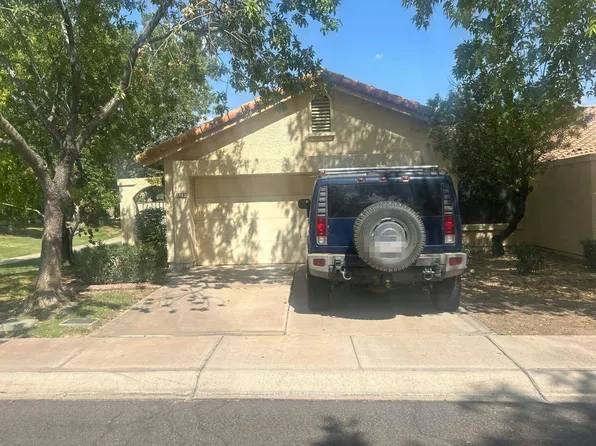 8883 S Drea Ln, Tempe, AZ 85284