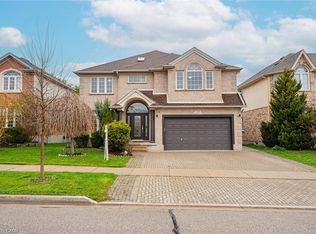 18 Hawkswood Dr, Kitchener, ON N2K4J6