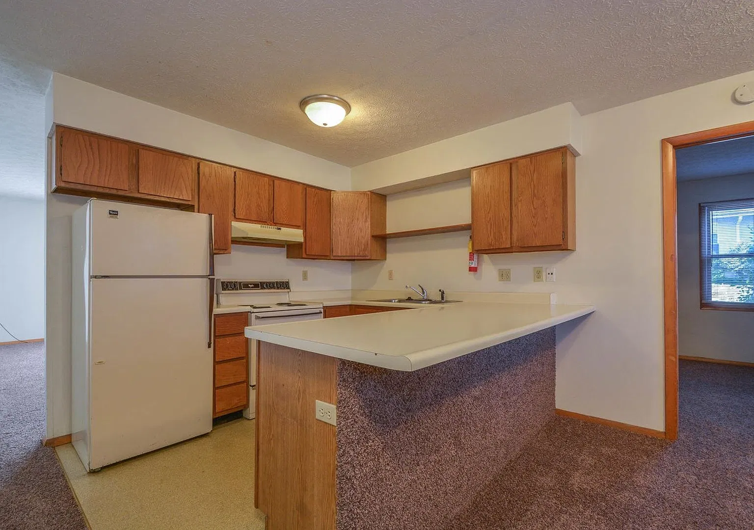 541 Henderson Crossing — Photo 3