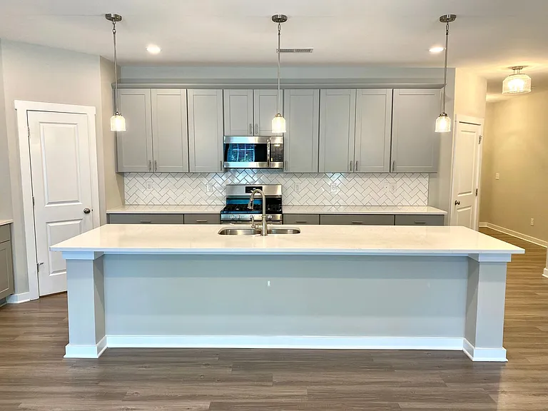 115 Cranford Dr — Photo 4