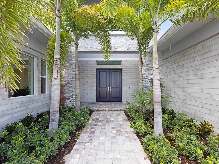 9124 Coral Isles Cir — Photo 8