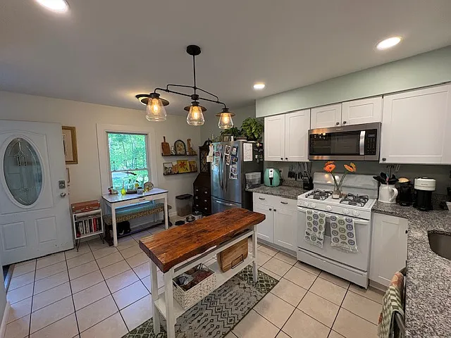 1074 Ocean Pkwy — Photo 4