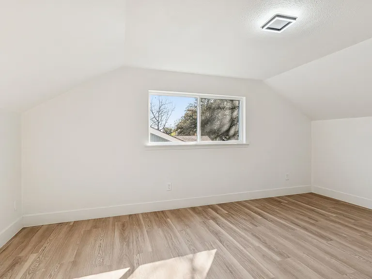 3716 Ovid Ave — Photo 13