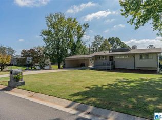 1829 Highfield Dr, Vestavia Hills, AL 35216