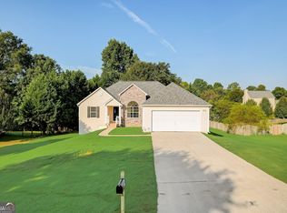 3850 Michaels Creek Way, Loganville, GA 30052