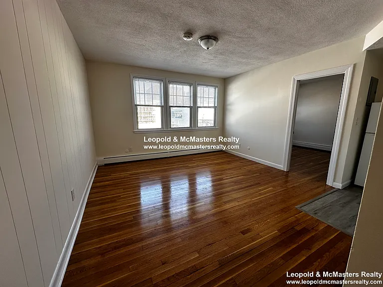North Beacon St Brighton Apartments — Photo 32