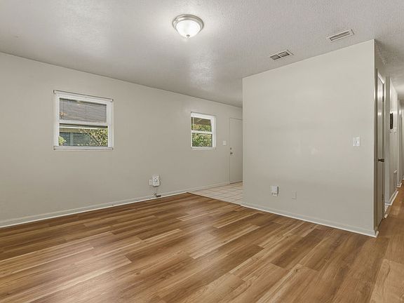 3rd image of 1427 Connecticut St #A