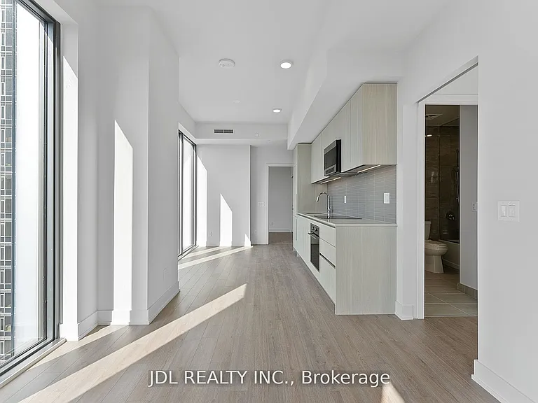 8 Cumberland St #2103 — Photo 14
