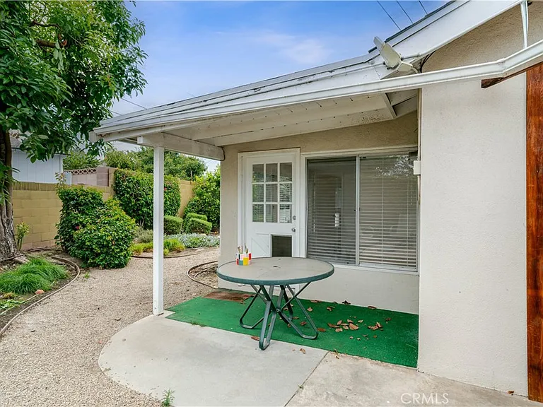 1019 E Walnut Ave — Photo 35