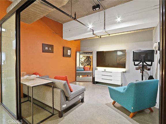 5th image of 835 Locust Ave Unit 212