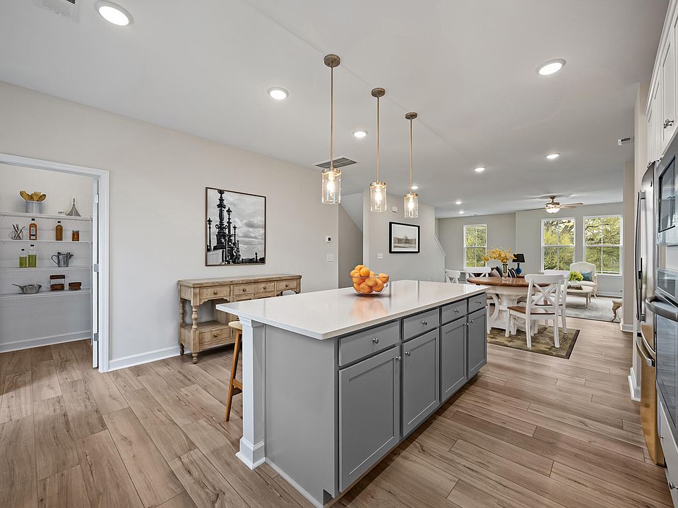 1st image of 149 Broadway St #3