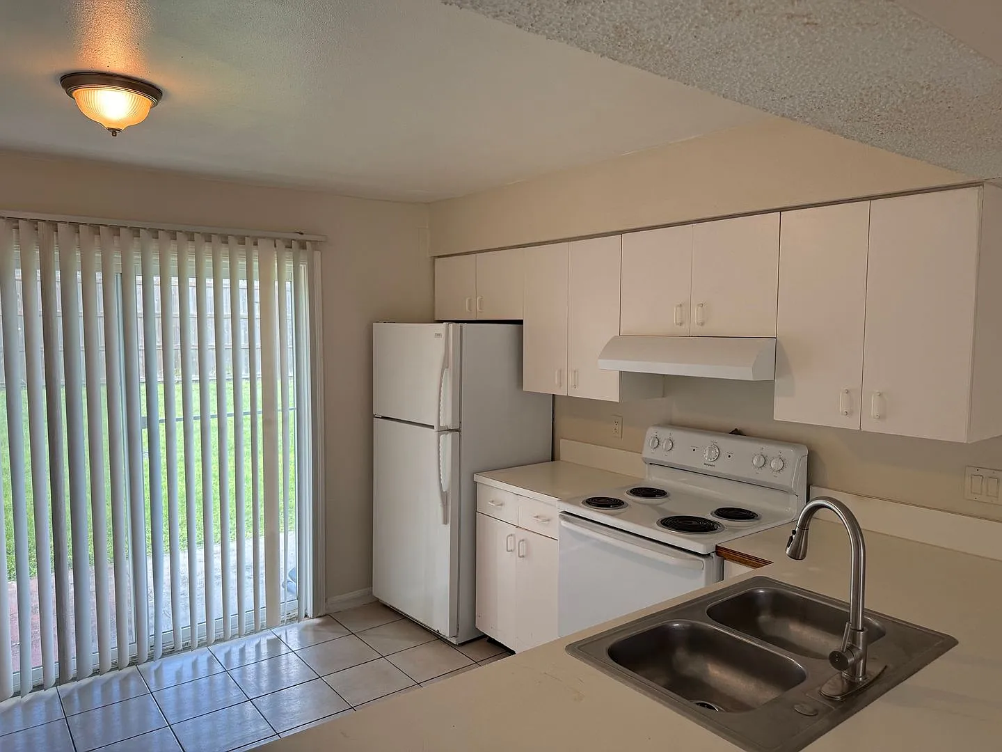 1840 Caralee Blvd — Photo 2
