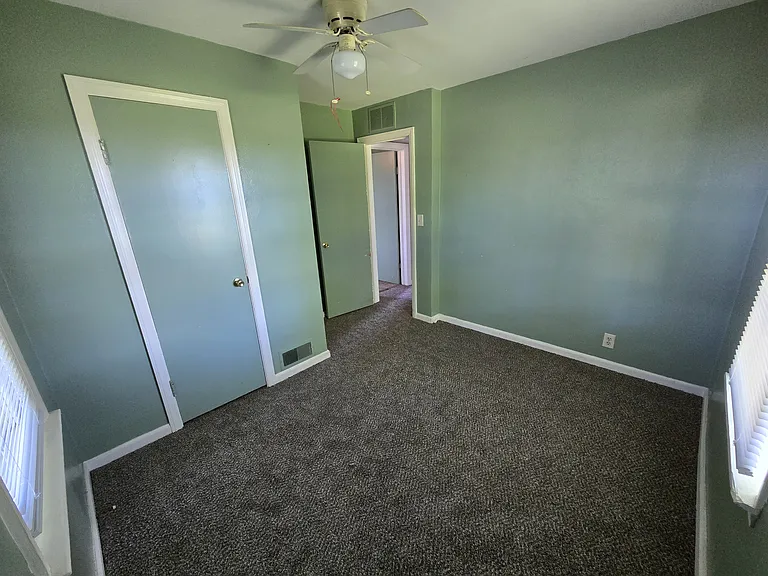 5233 N State Road 9 — Photo 10