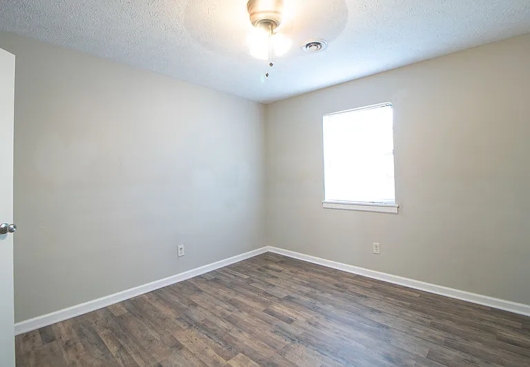 404-09 Thompsonville Ln — Photo 12