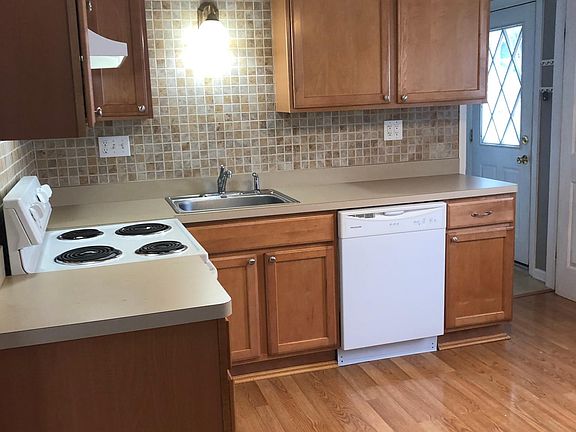 3rd image of 726 Donald Ave