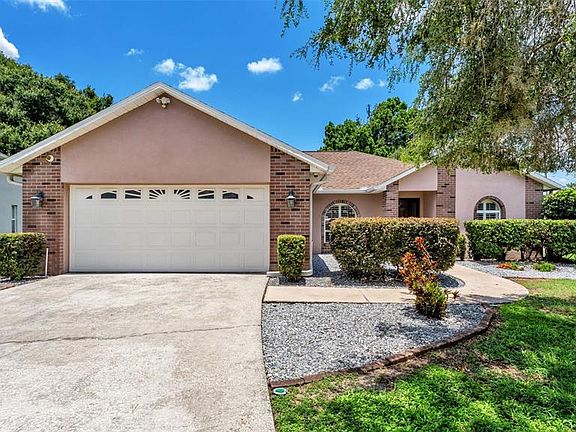 3rd image of 2219 Towering Oaks Cir