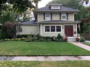 619 S 5th St, St Charles, IL 60174