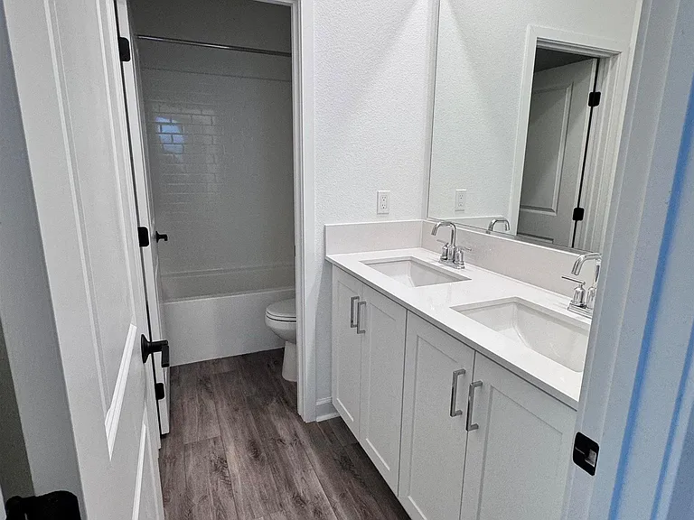 784 Mateo St #1 — Photo 16