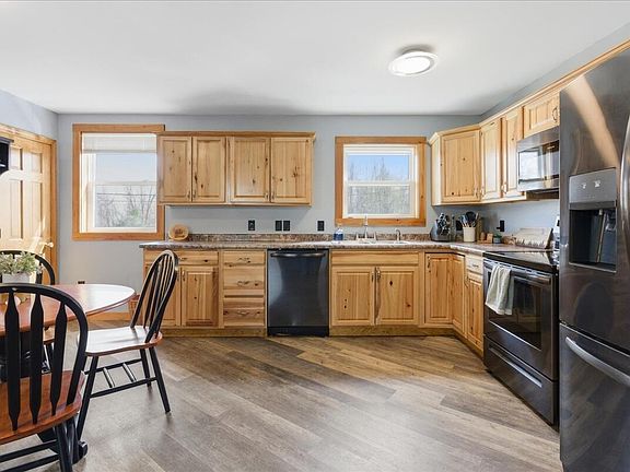 3rd image of 202 Foundry Road