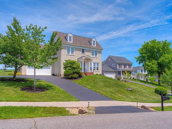 3rd image of 1214 Redbud Rd
