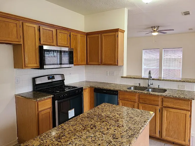 21718 Bay Palms Dr — Photo 11