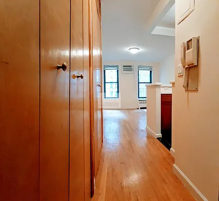 Rented by Manhattan Connection | media 7