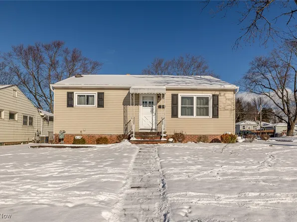 11220 Sharon Dr, Parma, OH 44130