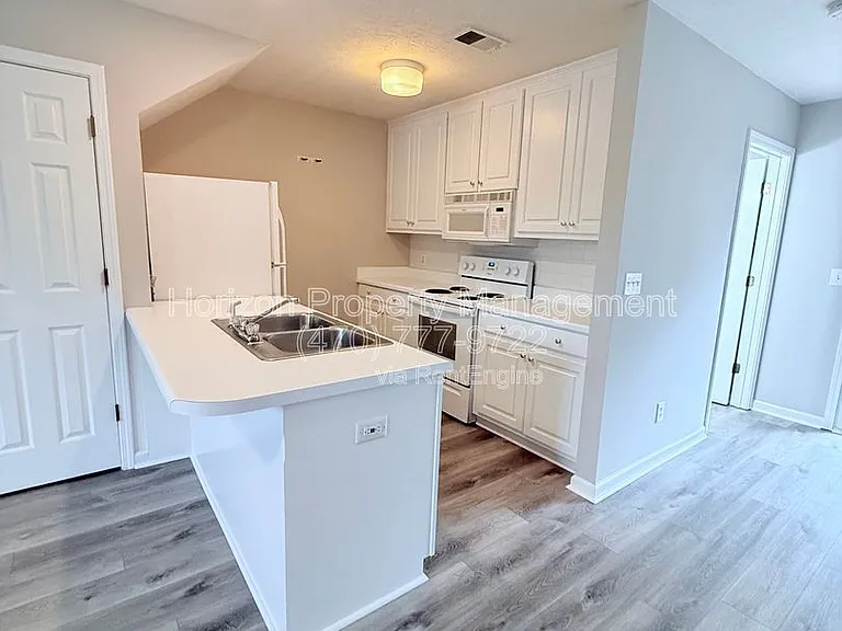 2816 Florence Dr — Photo 3