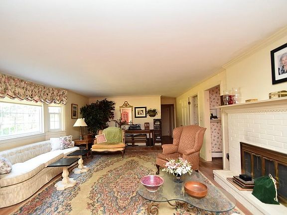 5th image of 62 Smith Dr