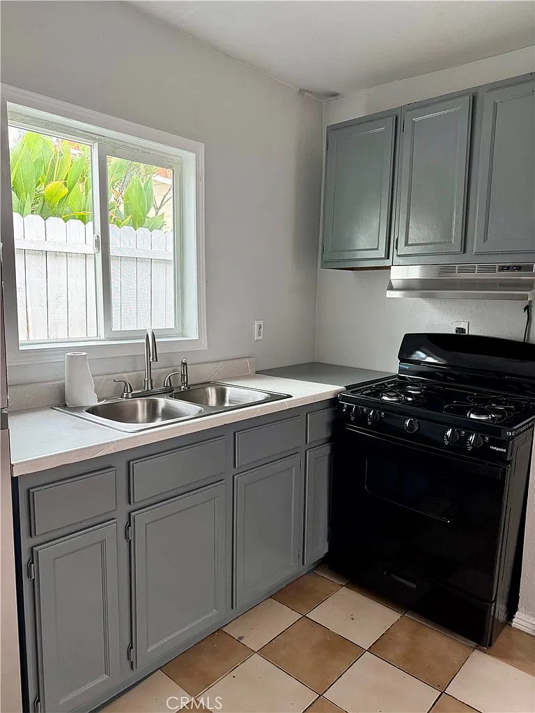 1 bed, 600 sqft, $2,100 — Photo 4