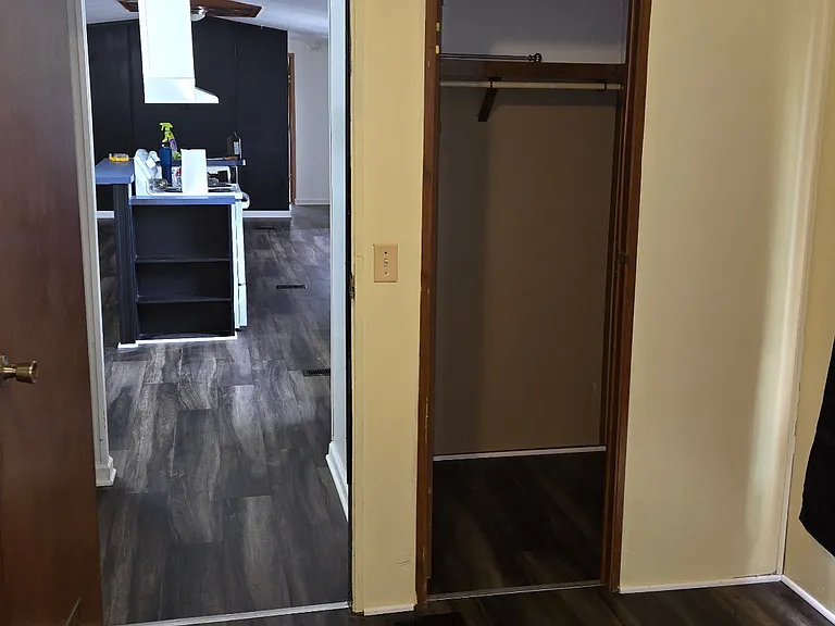 primary bedroom/closet