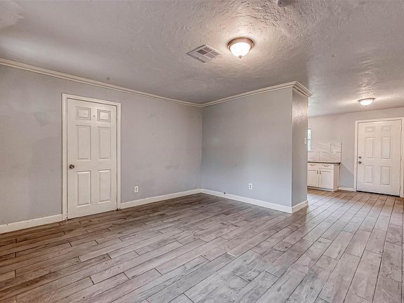 4th image of 5431 Willow Glen Dr