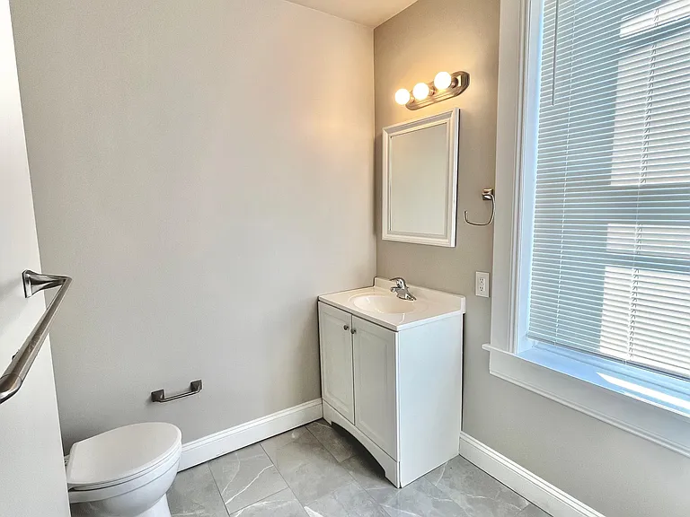 1442 N Vogdes St — Photo 13