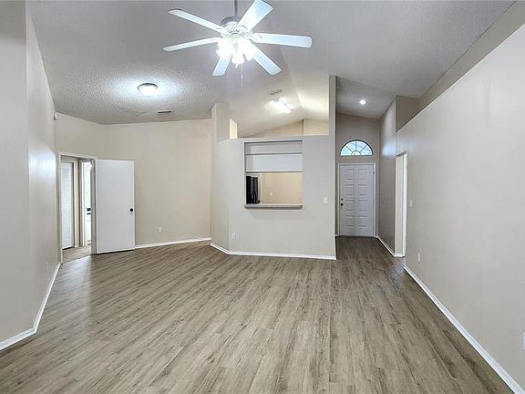 3rd image of 1633 Elk Spring Dr