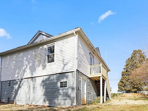 5th image of 130 Campbell St