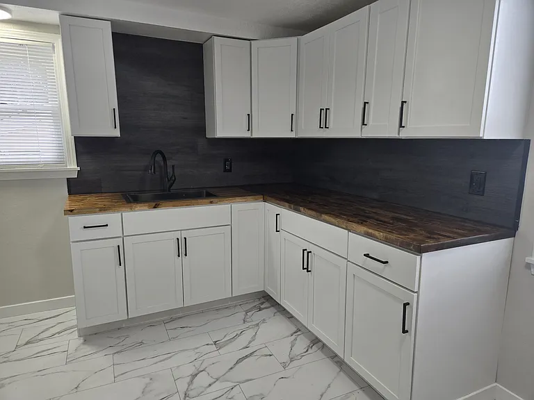 621 Geiger Ave SW — Photo 2