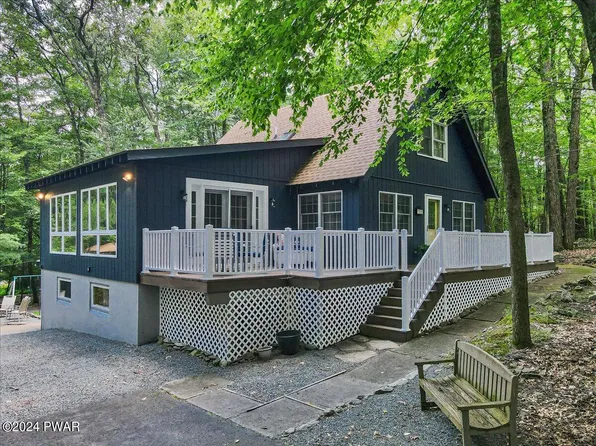 105 Breckenridge Ln, Tafton, PA 18464