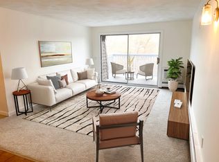 989 Atwood Ave, Johnston, RI 02919
