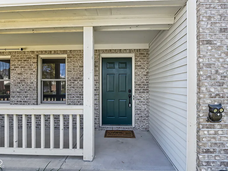 7975 Meadow Bend Cir — Photo 4