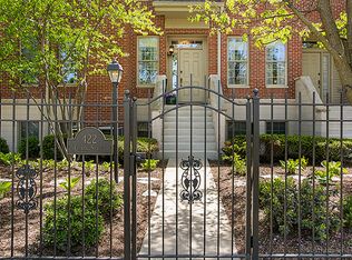 422 Childs St, Wheaton, IL 60187