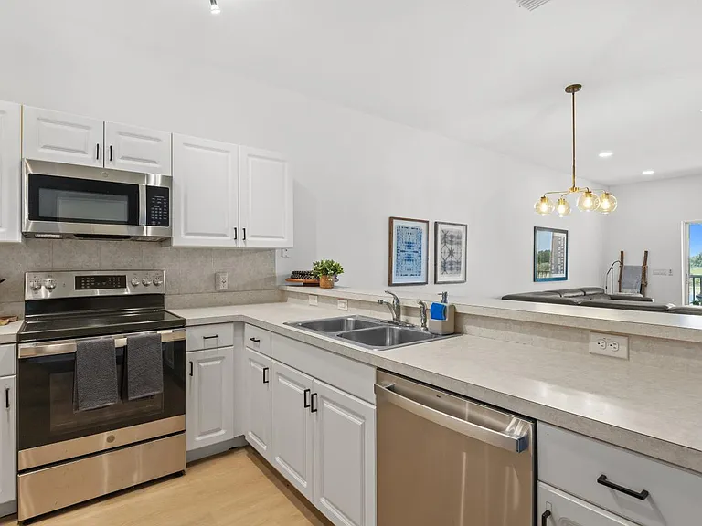 3137 Sun Lake Ct #B — Photo 18
