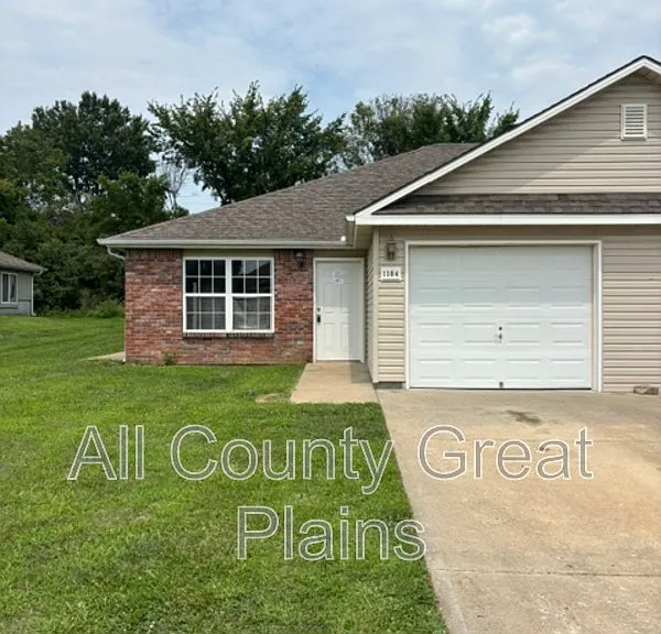 1104 Fall Meadow Ln — Photo 1