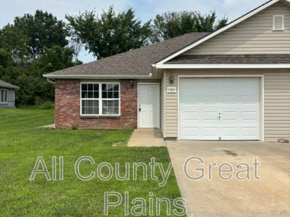 1104 Fall Meadow Ln, Belton, MO 64012