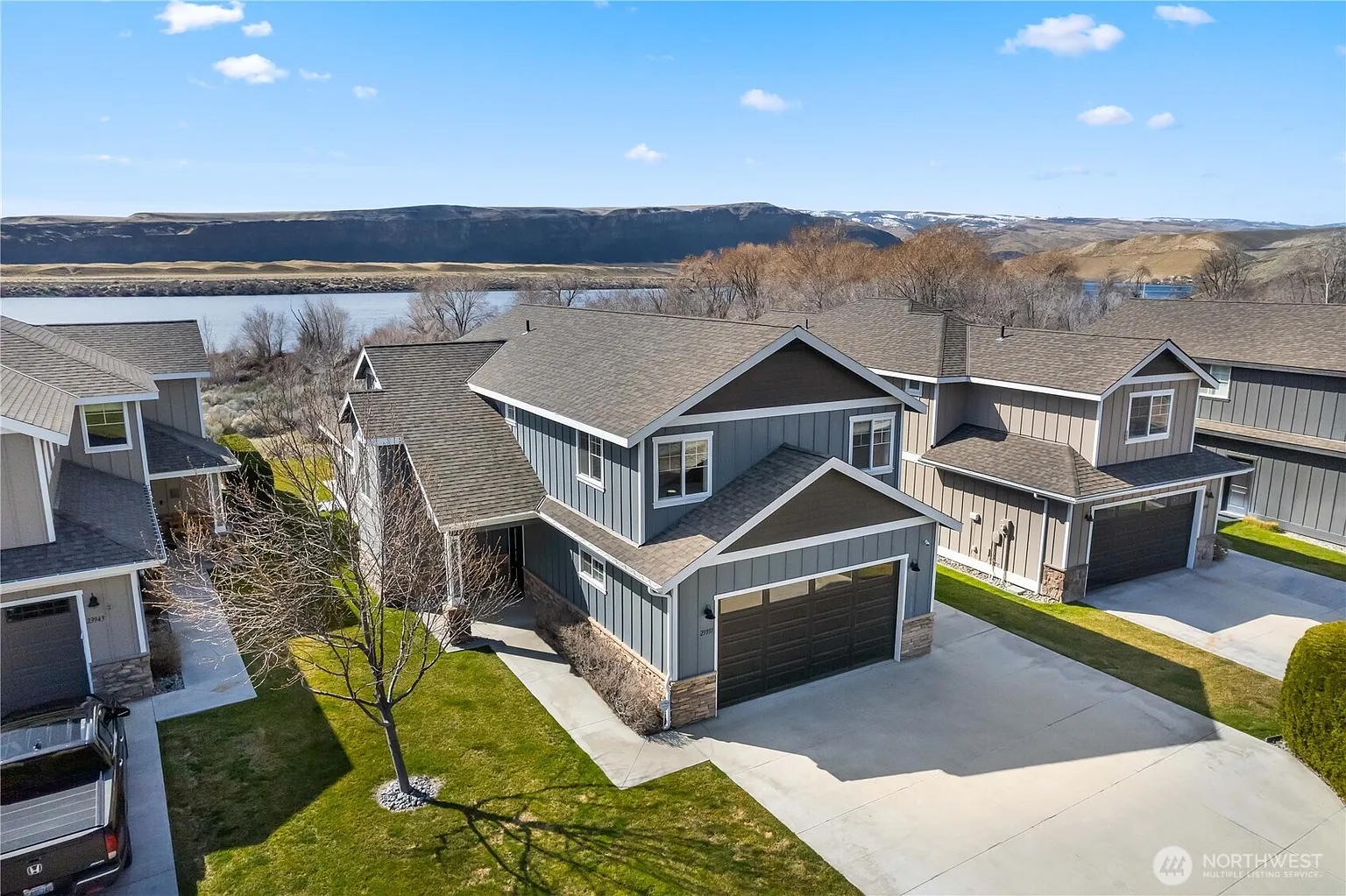 23951 Crescent Bay Drive NW photo 1