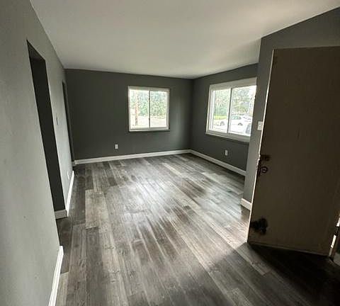 5th image of 802 Lorain Ave